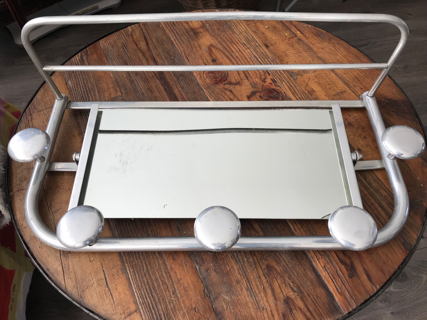 Porte manteaux vintage en aluminium, meuble patères ancien pour entrée