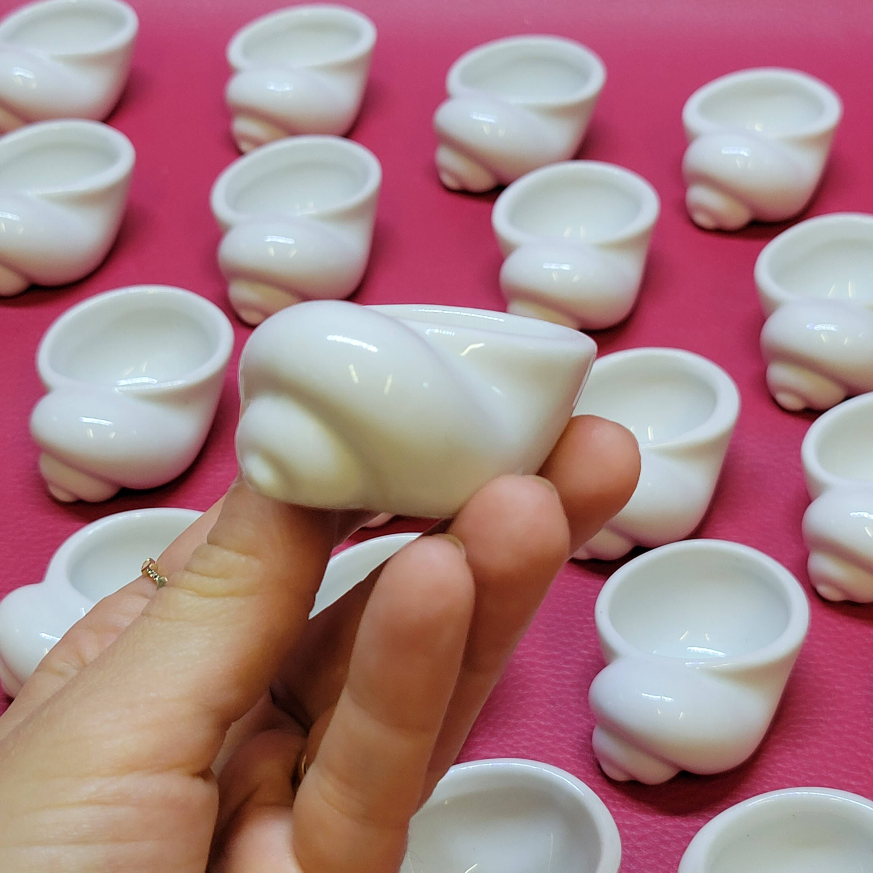 25 Snail Shell Buckets In Vintage White Porcelain