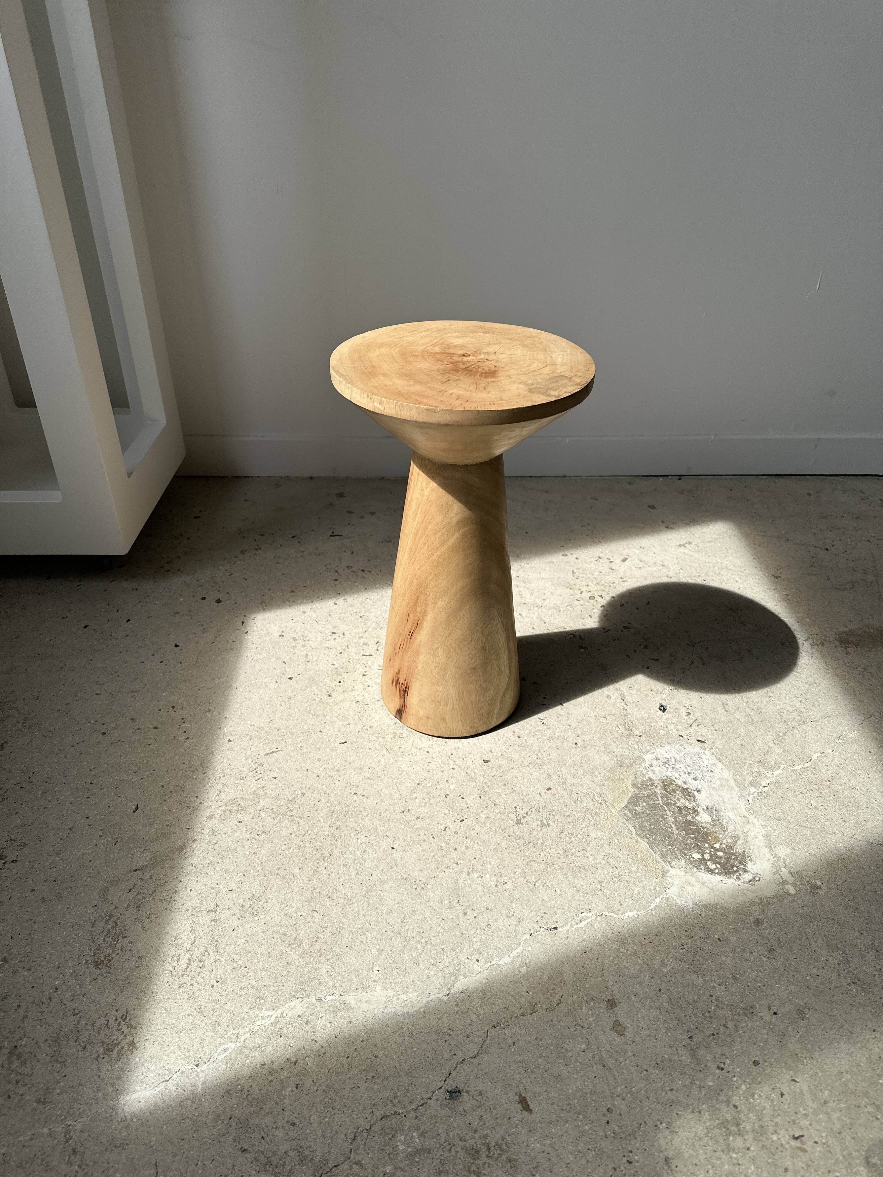 Side table, end of sofa in natural mango monoxyl conical tray H:50cm