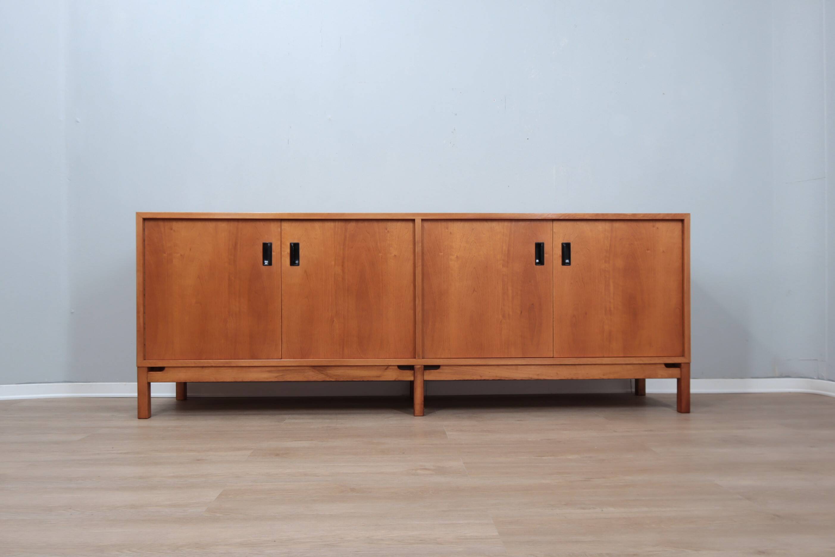 Vintage oak sidebaord Italy 1960s