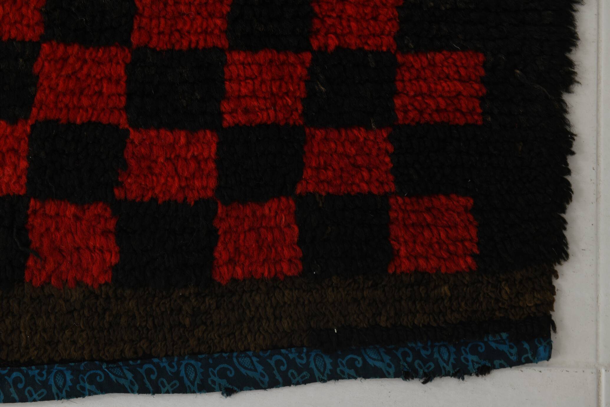 3x6 Red Black Checkered Wool Vintage Rug, 107x180Cm SK 70252