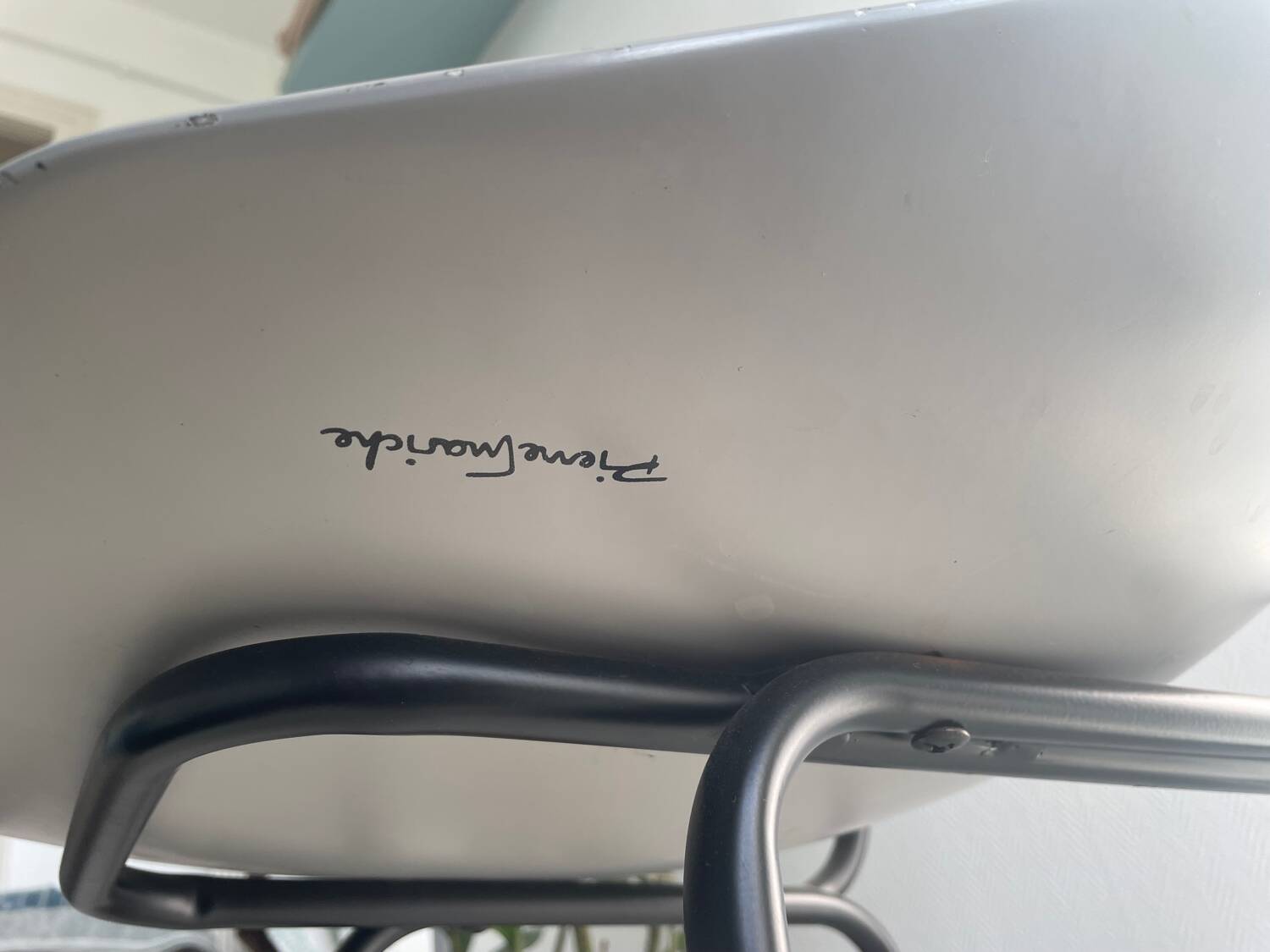 Pierre Guariche shell model chair