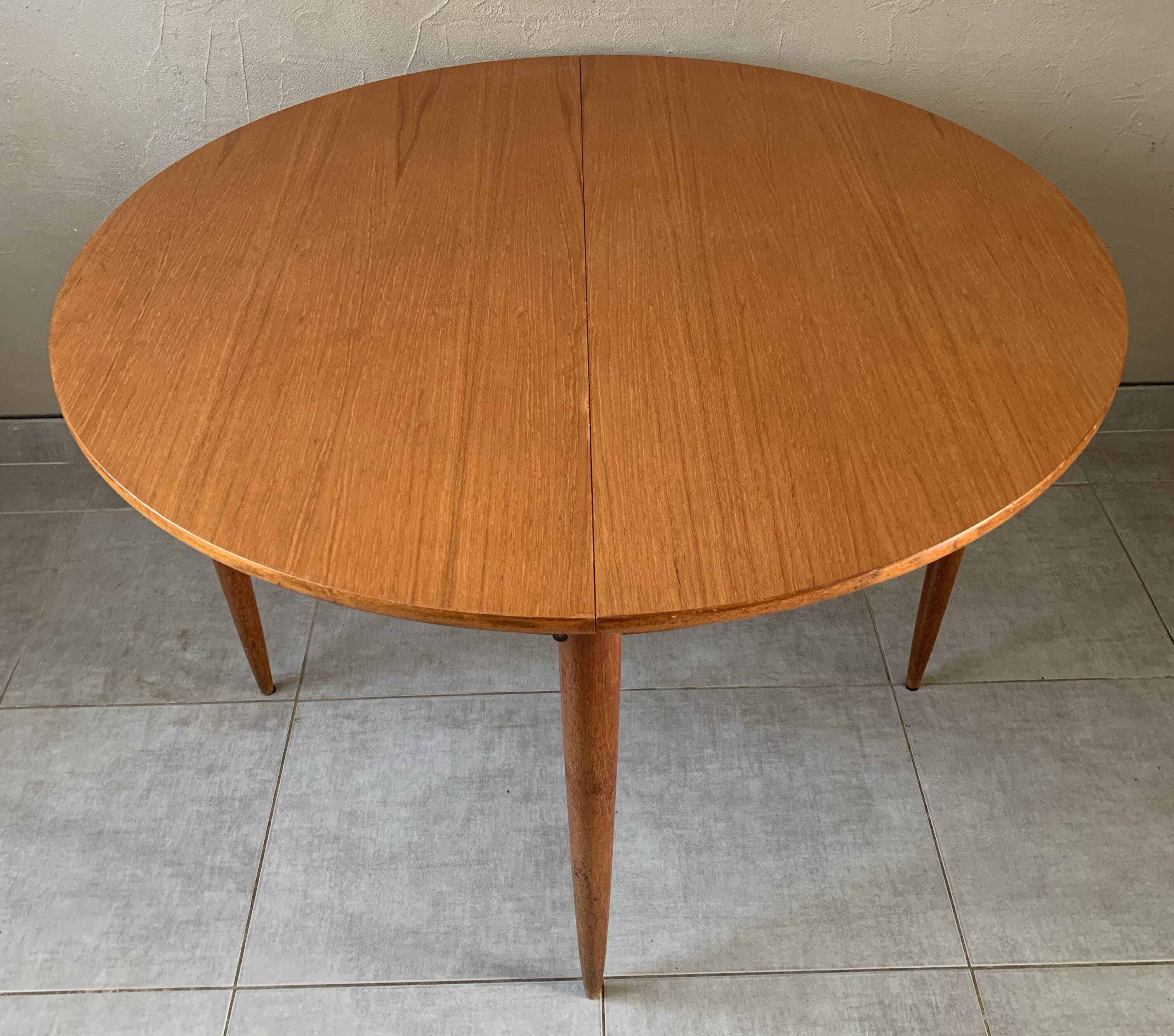 Vintage scandinavian table from the 60s extendable with butterfly extension