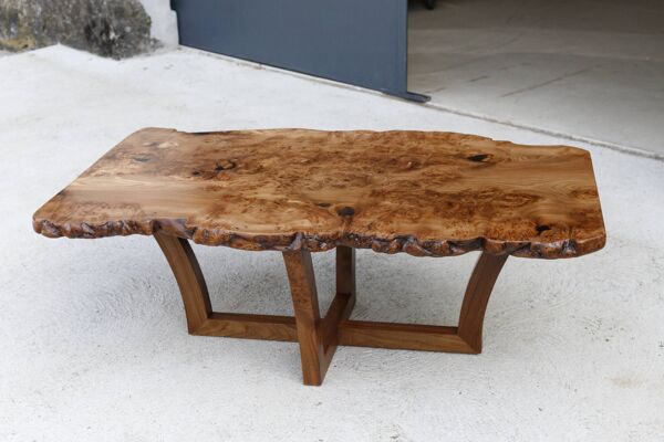 Table basse en loupe d'orme