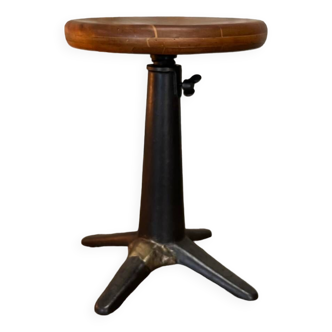 Adjustable singer stool 1920