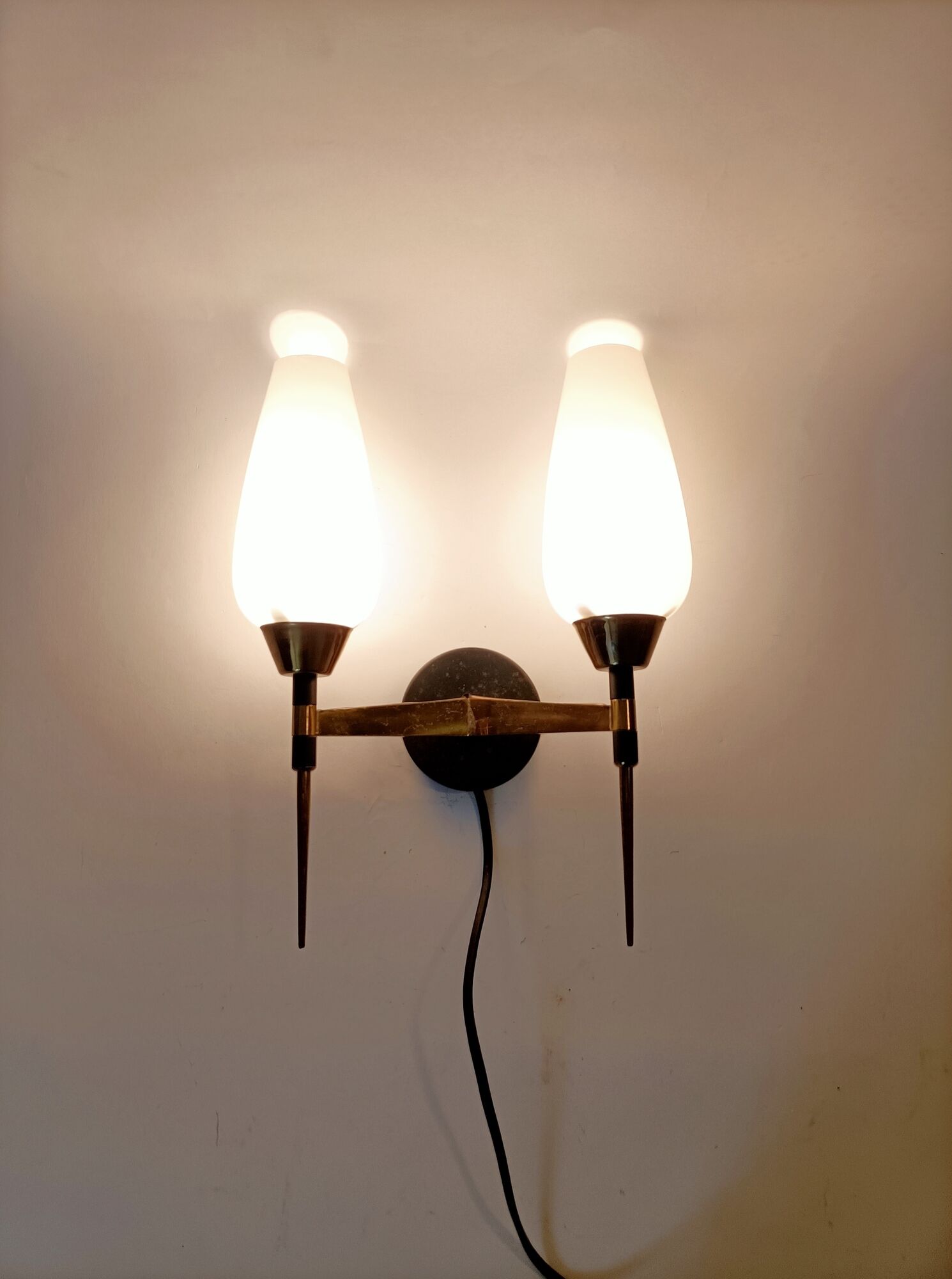 M.D two-arm wall lamp in gilded brass and black metal 1960