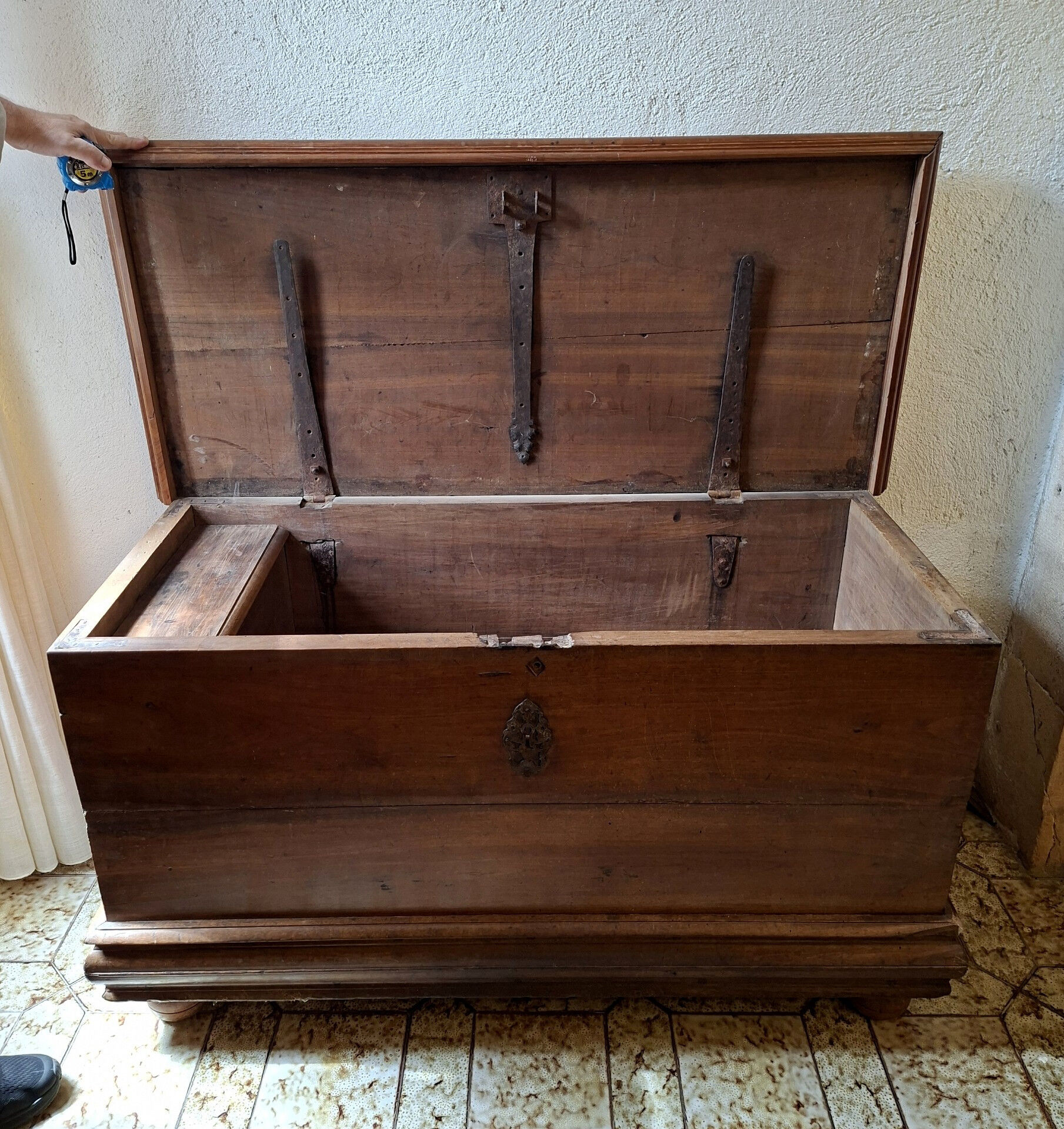 Coffre Bourguignon En Noyer D’époque Louis XIII