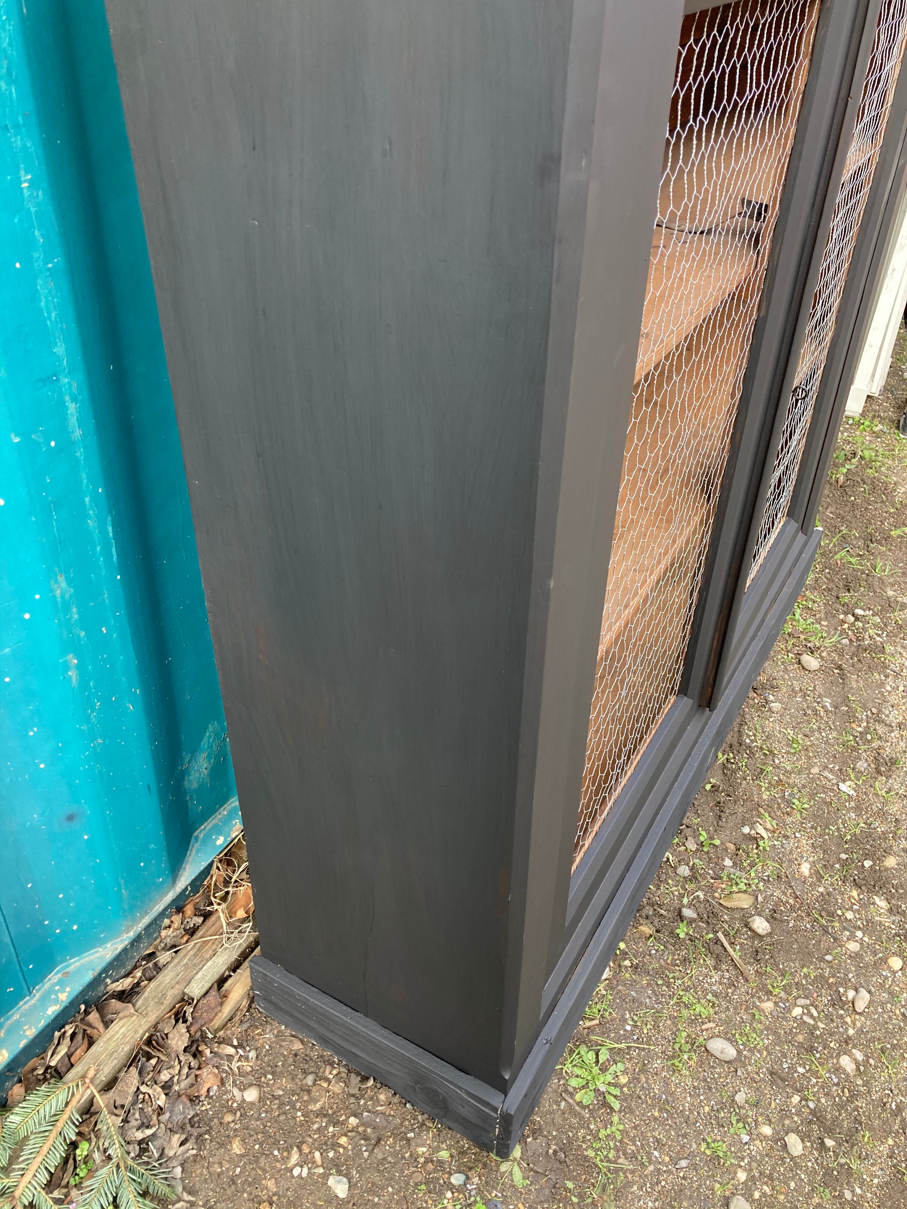 High furniture painted in black natural tray