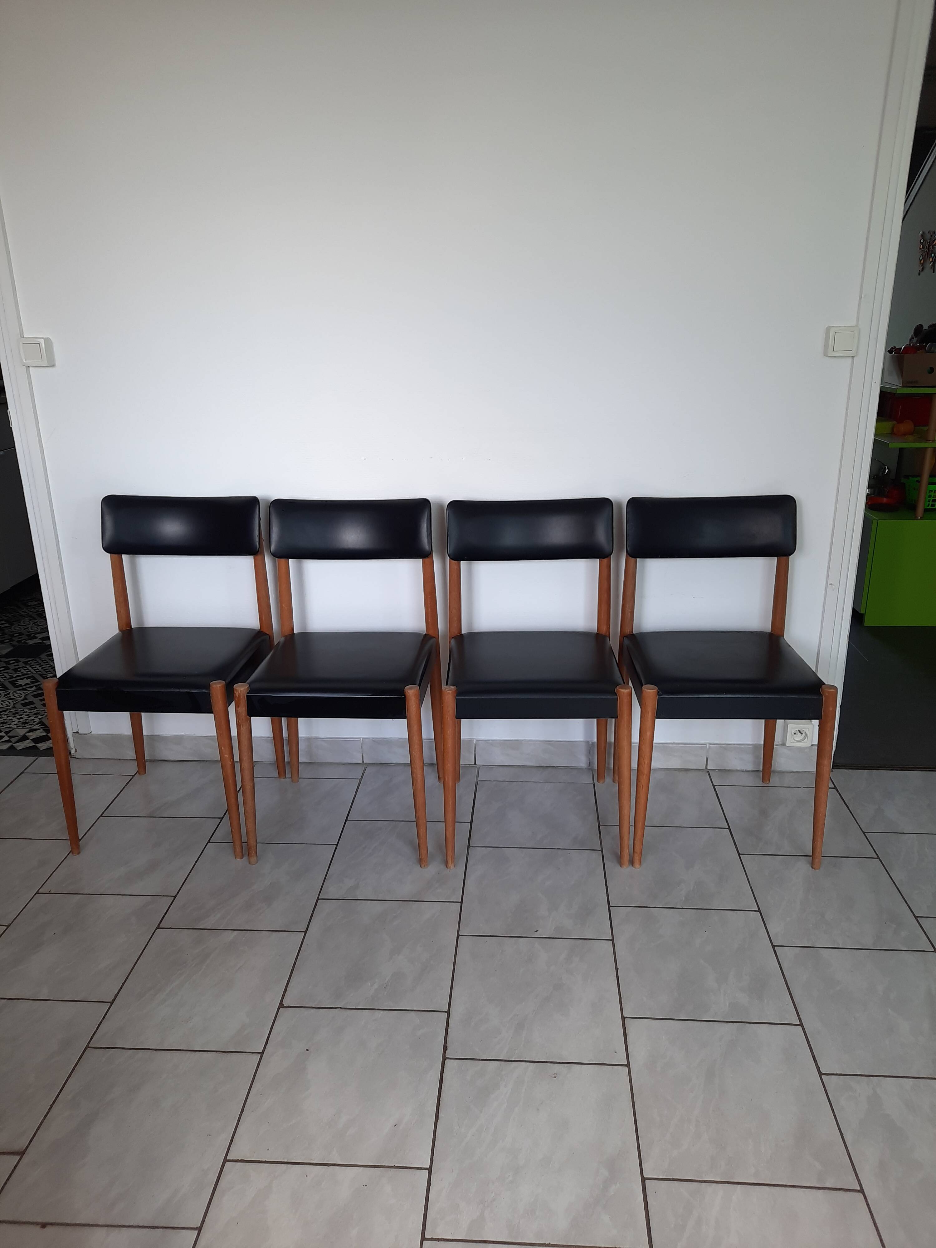 Set of 4 Scandinavian chairs from the 60s