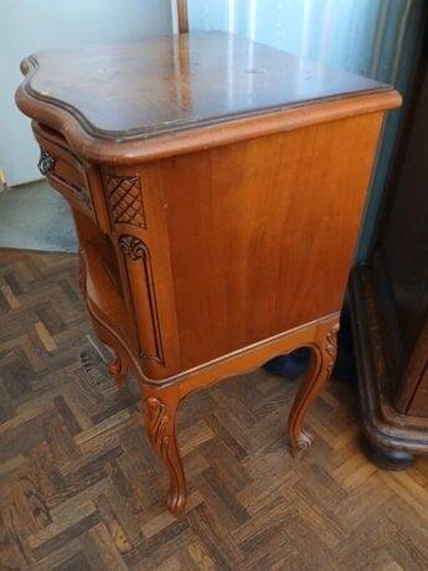 Table de Chevet en Merisier