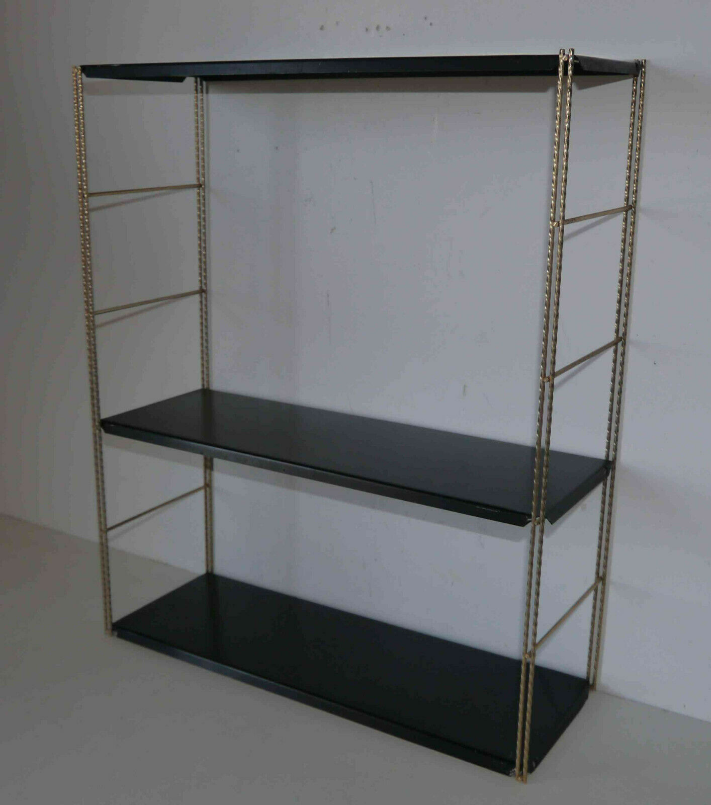 String shelf 60s