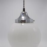Opaline globe suspension