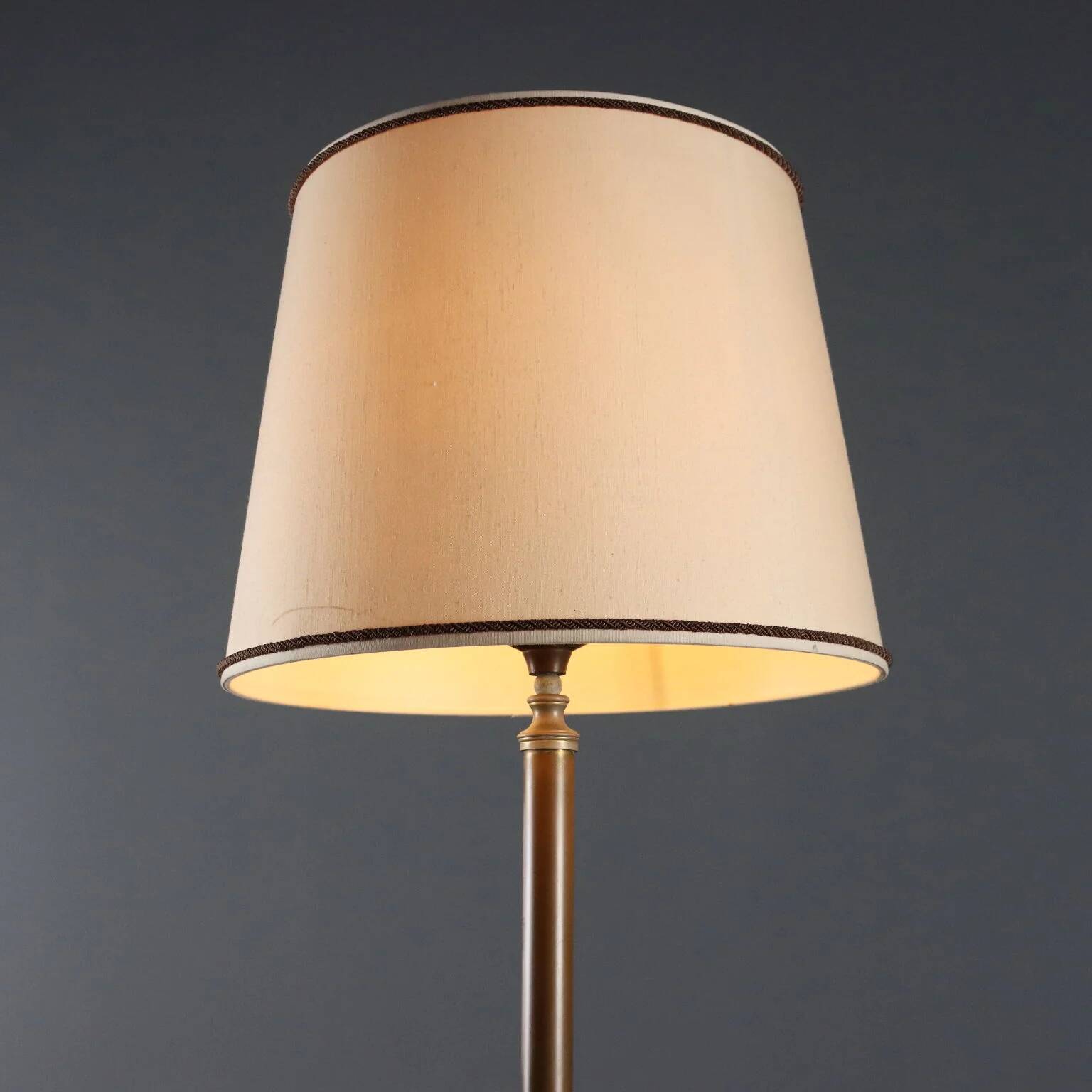 Vintage floor lamp in brass, marble and fabric, Italian design, 1950s.
