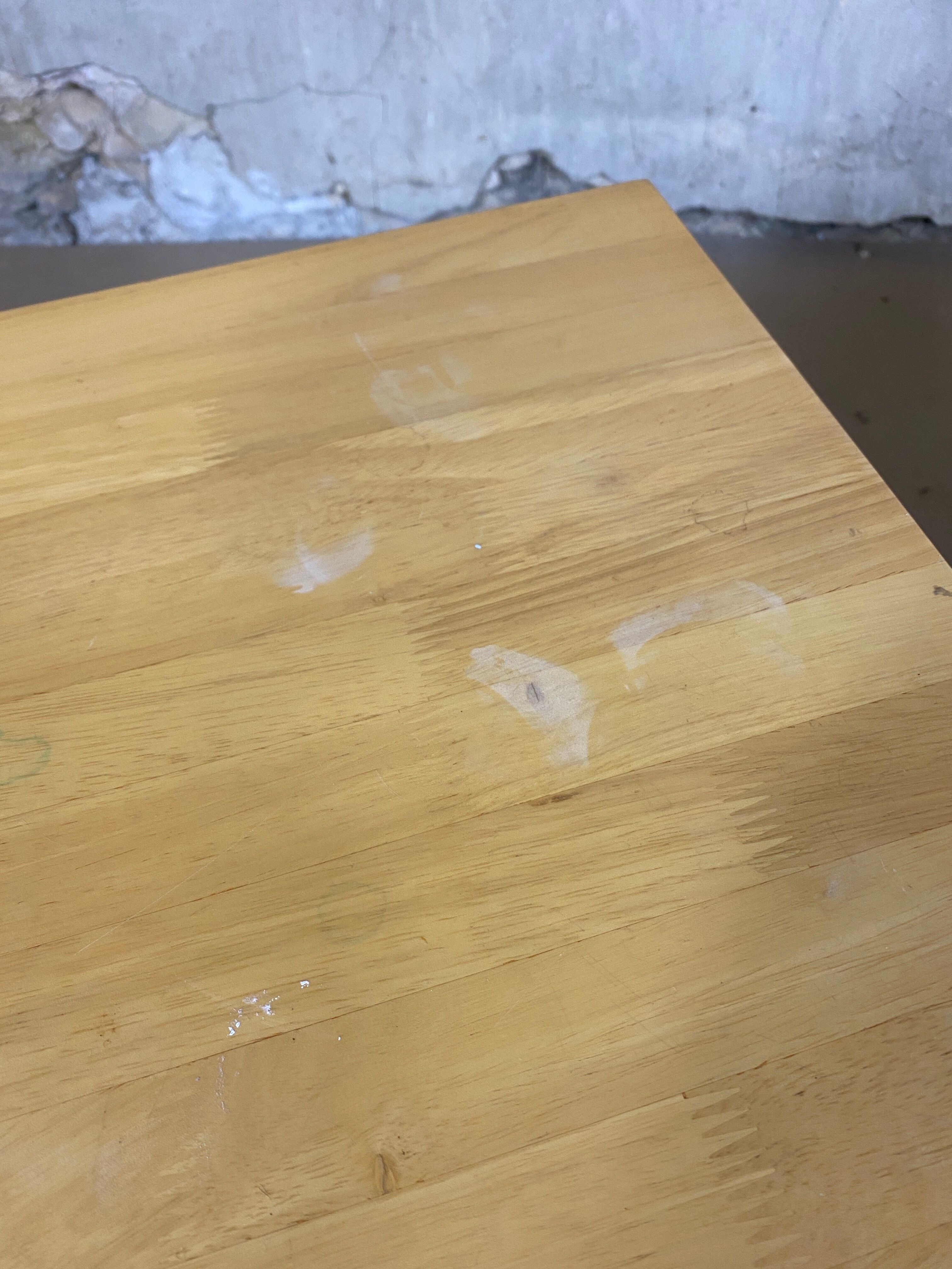 Paire de chevets en bois clair