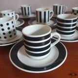 8 tasses à café en porcelaine blanche et noire motifs graphiques vintage 90's