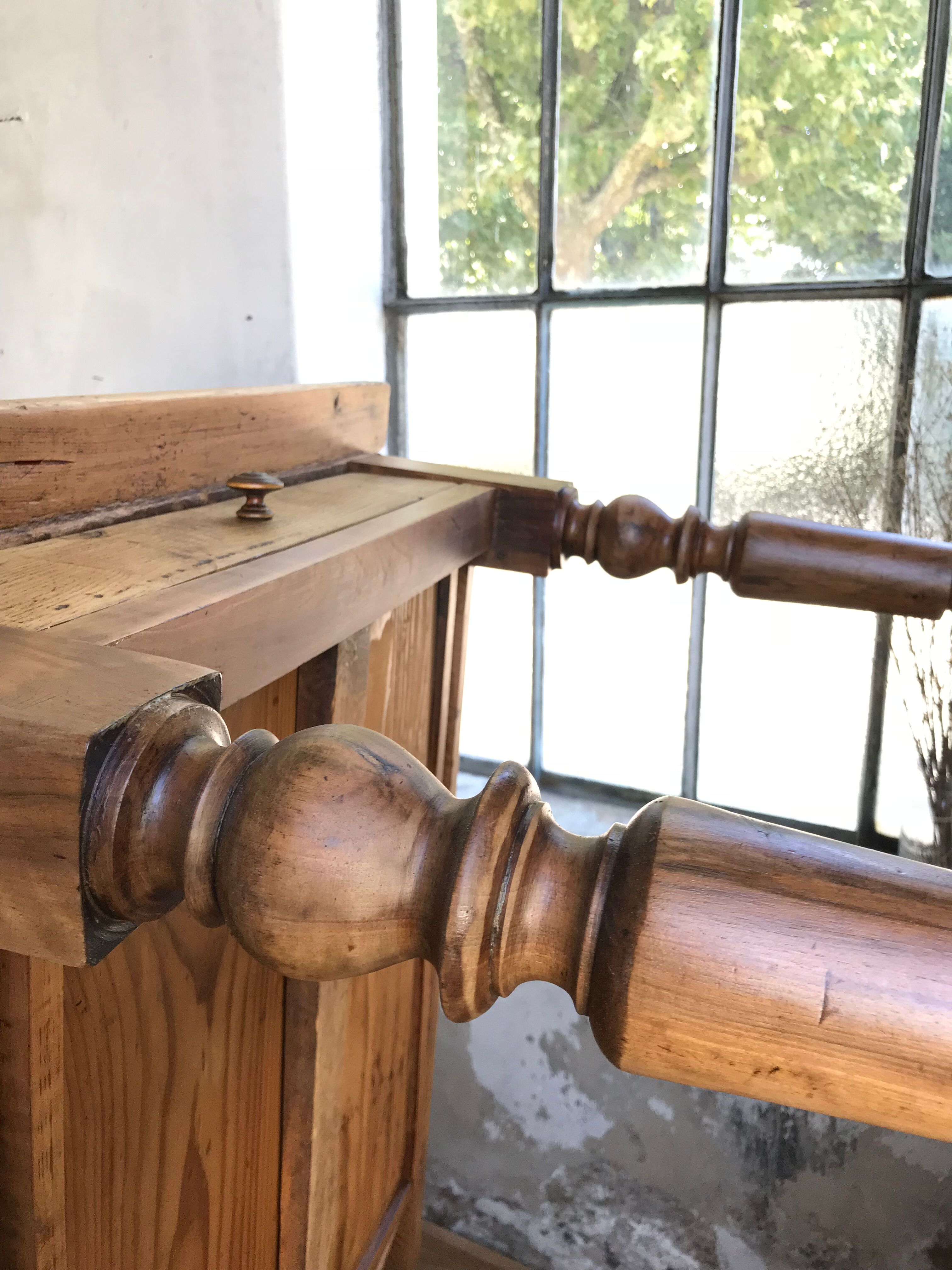 Turned legs farm table