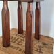 Tabouret brutaliste en bois