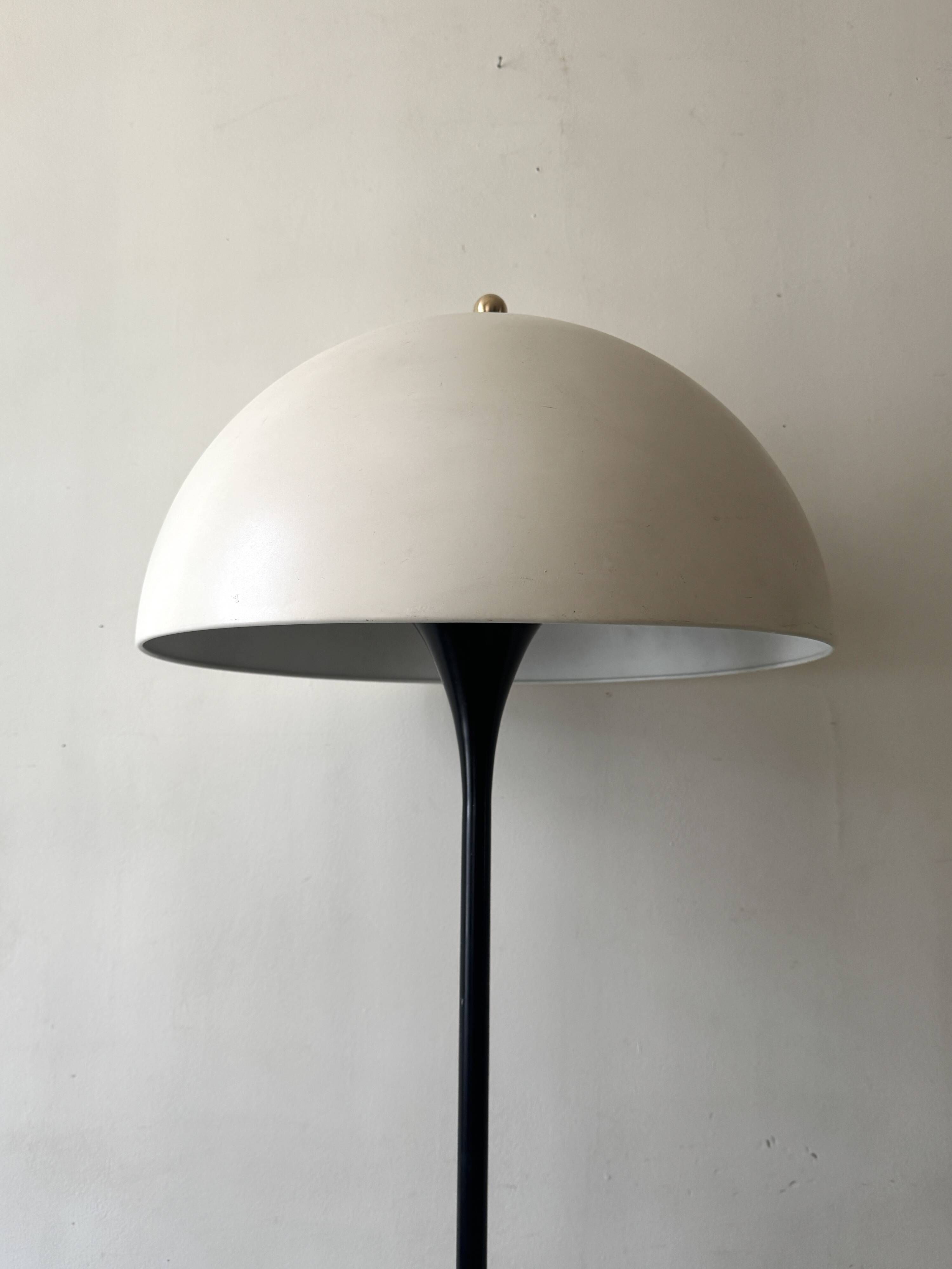 Italian tulip floor lamp in black / white / brass, 1970s design