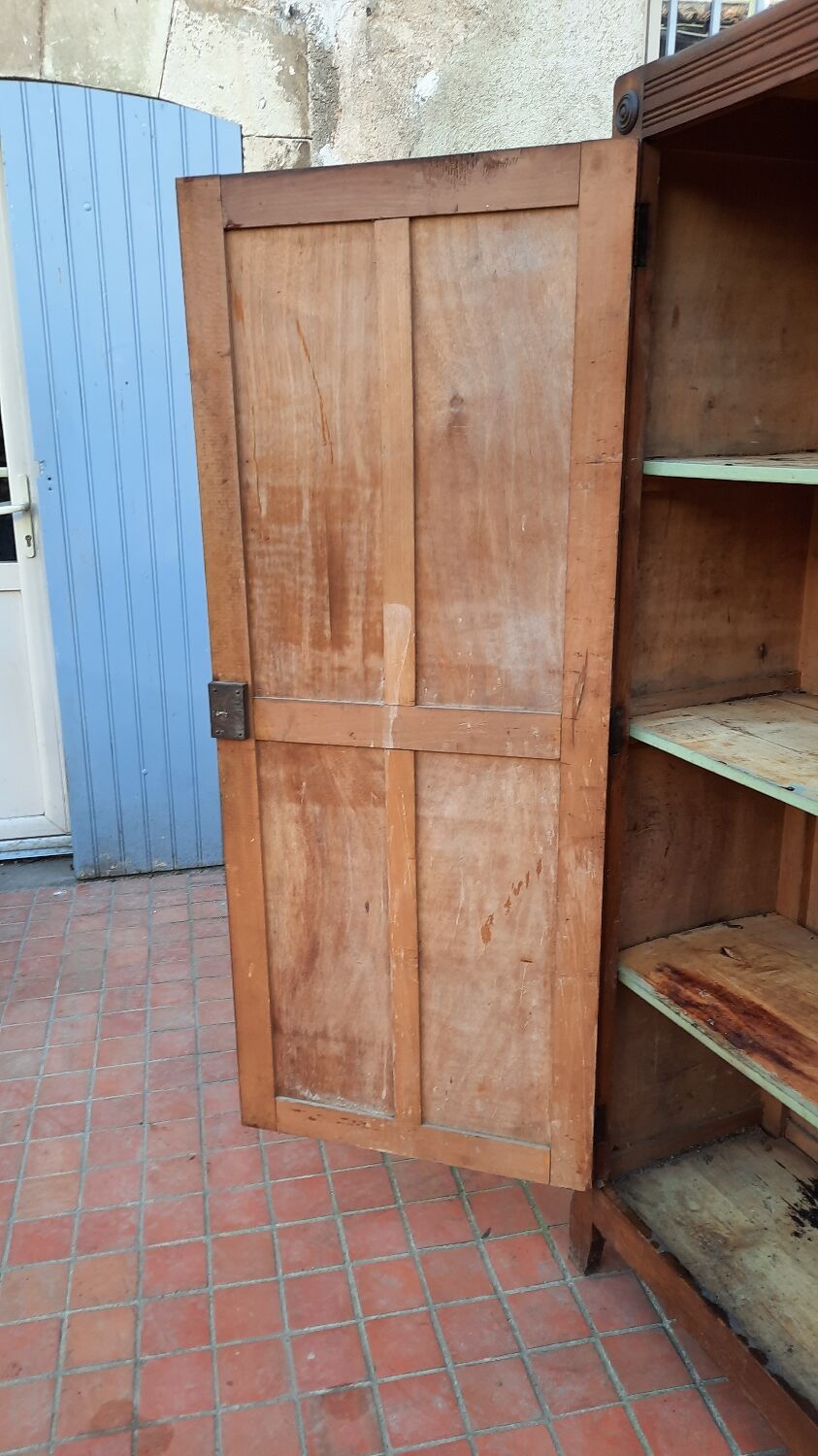 Armoire parisienne