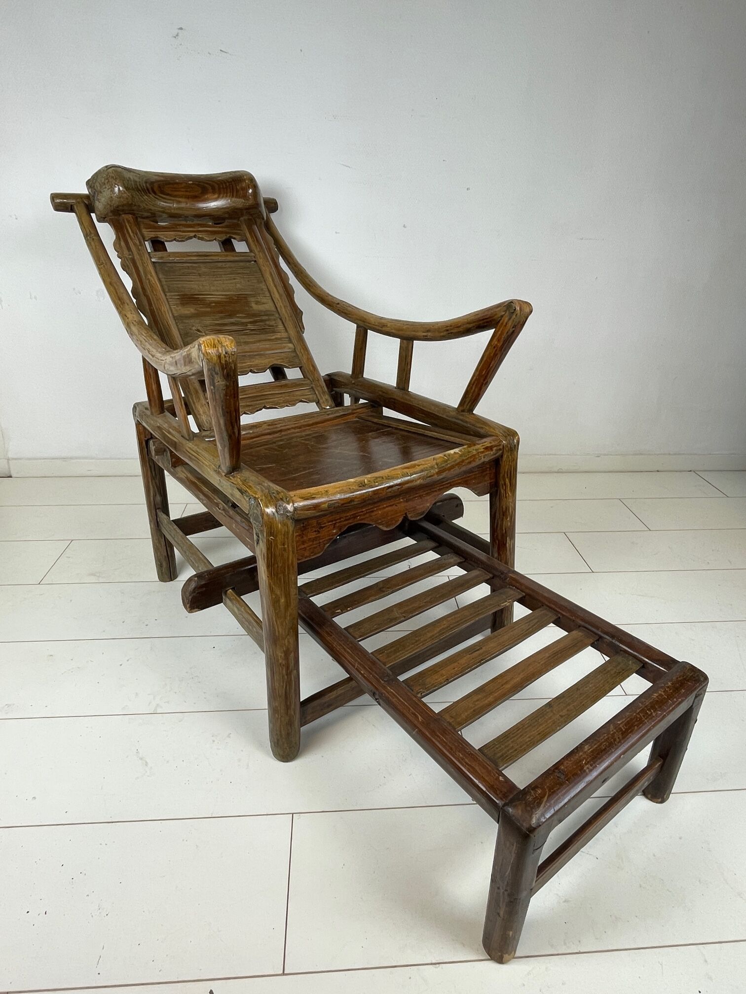 Antique chinese handcrafted bamboo lounge chair, 1900
