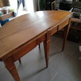 Half moon flap table