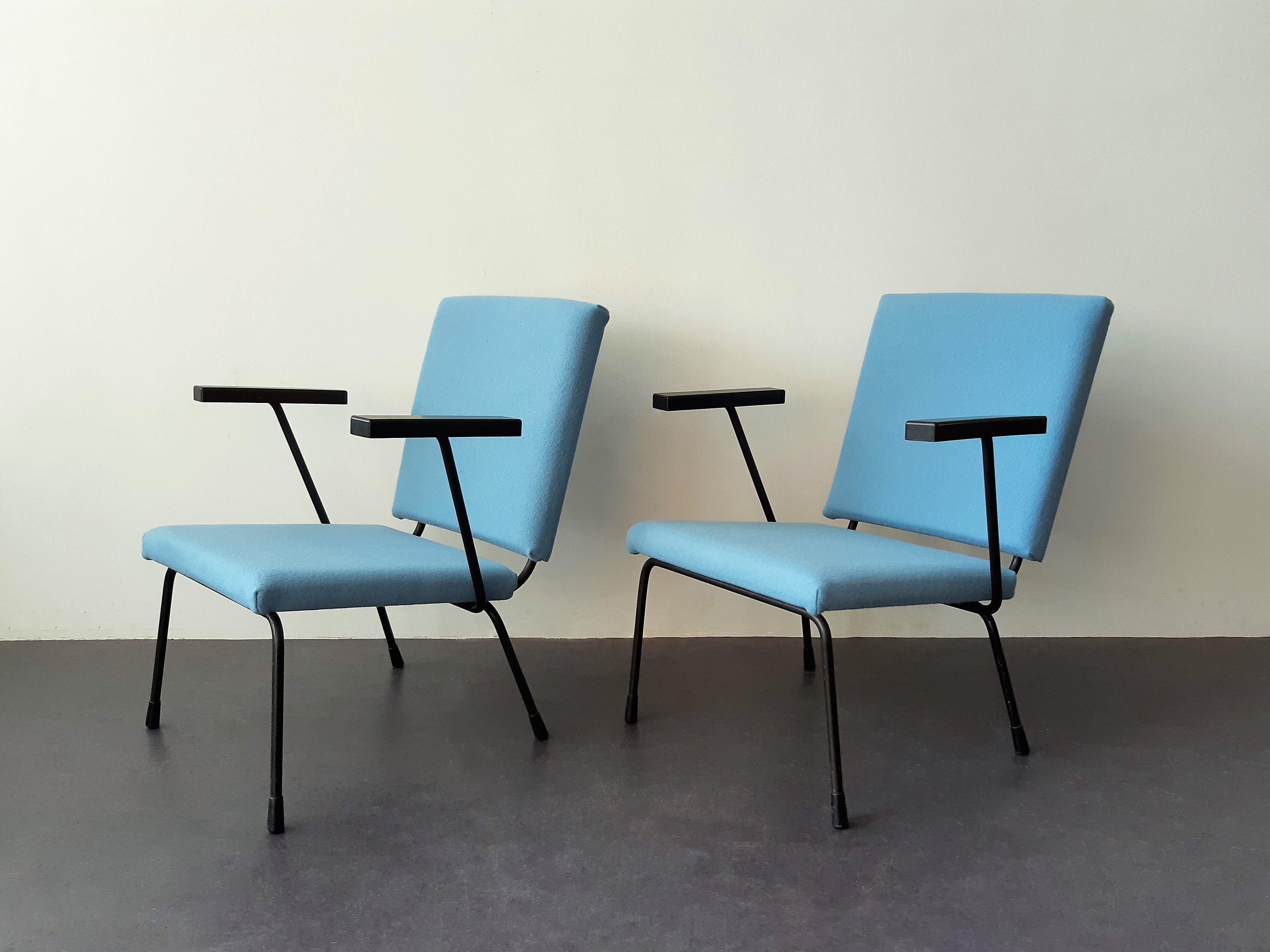 Set of 2 model 415 lounge chairs by Wim Rietveld for Gispen, The Netherlands 1950's