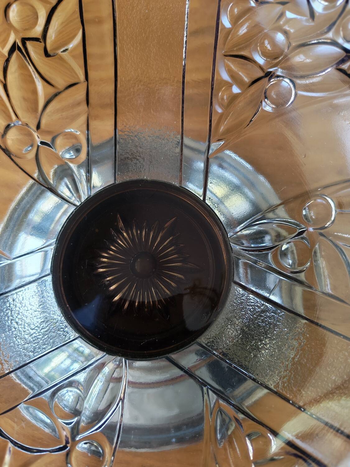 Art Deco bowl in moulded glass and chrome metal