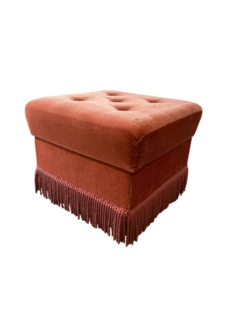 Vintage old pink pouf / chest / footrest with fringes