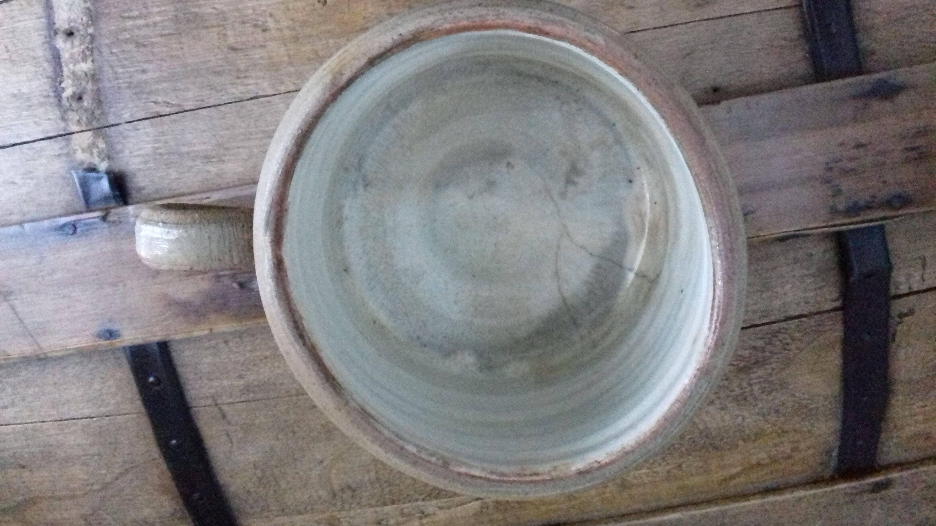 Sandstone pot with a cove