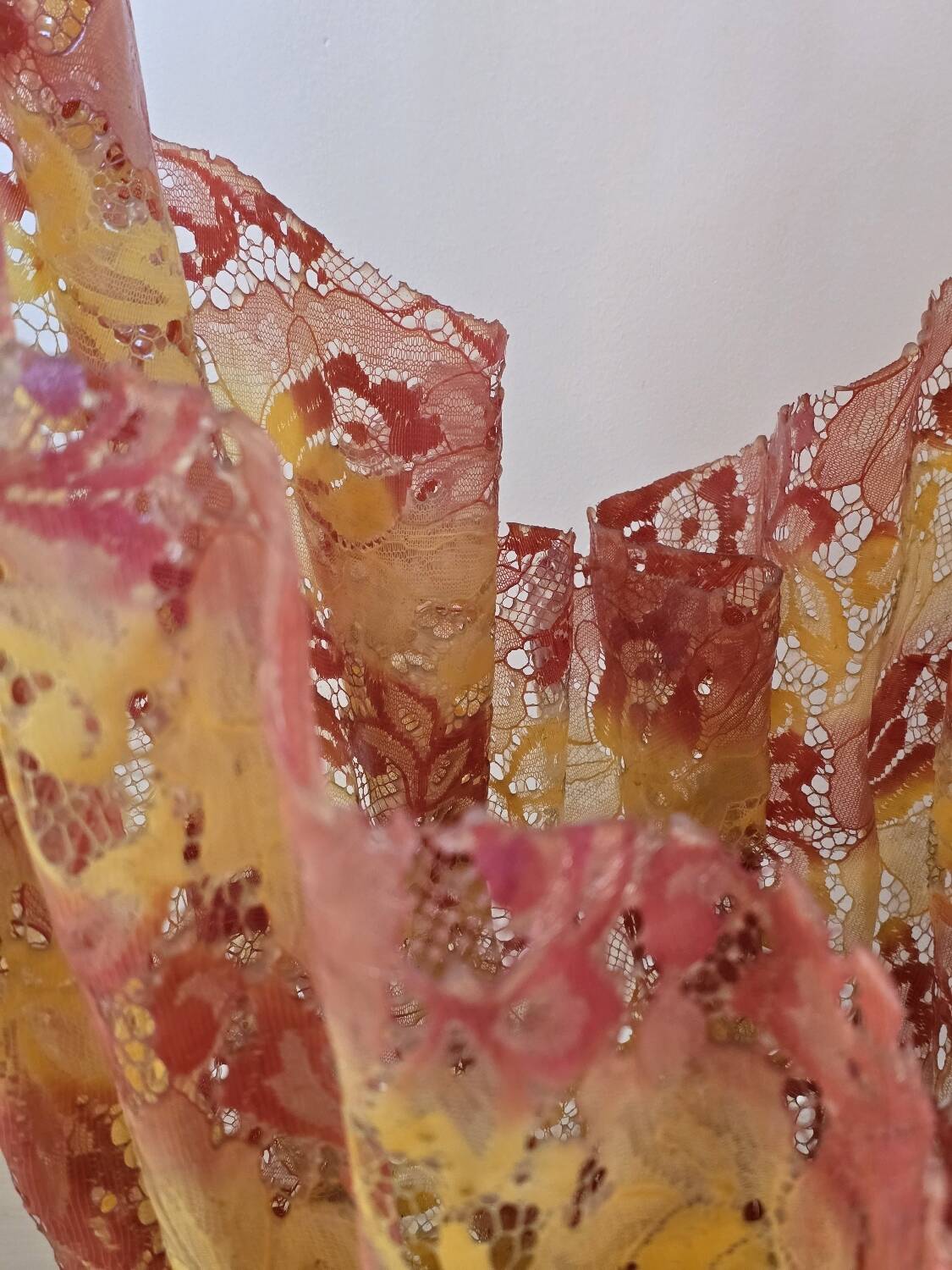 Vintage lamp Marie Stuart "Laces" – Resin & marble – 1970s