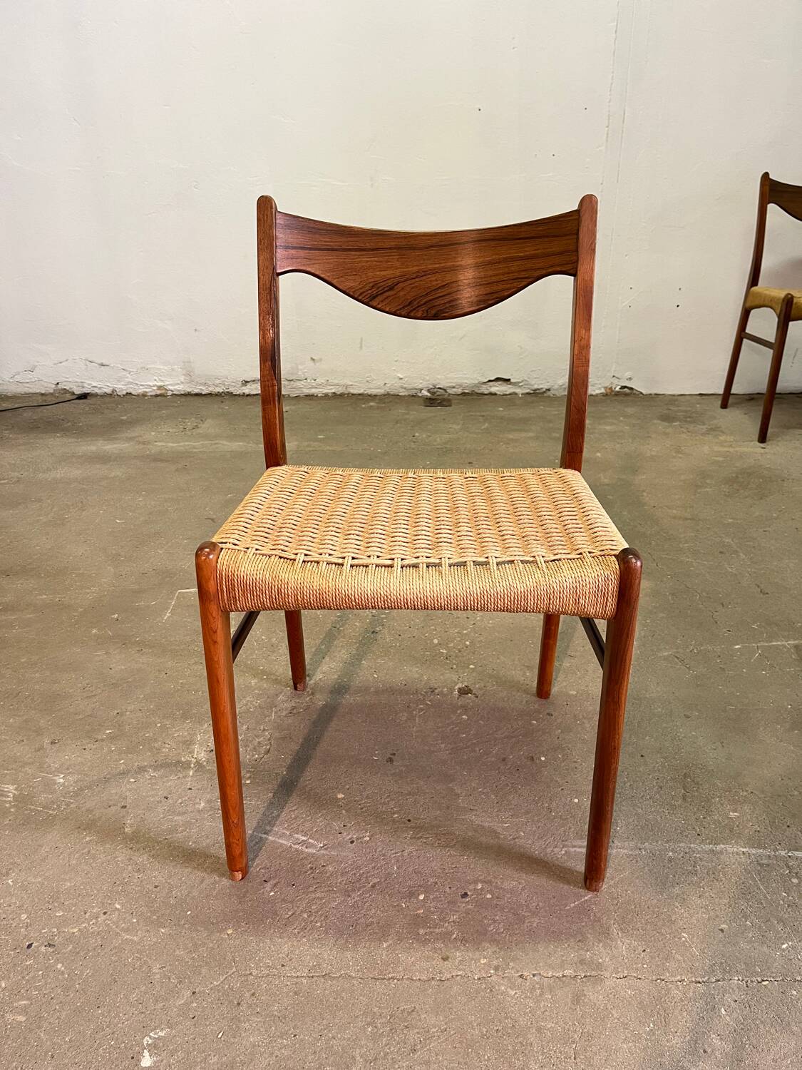 6 Scandinavian chairs in rope