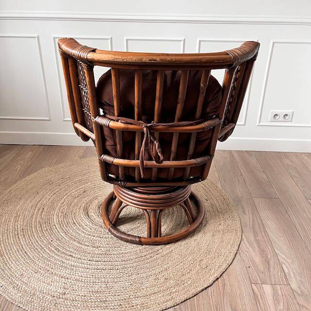 Vintage rattan swivel chair