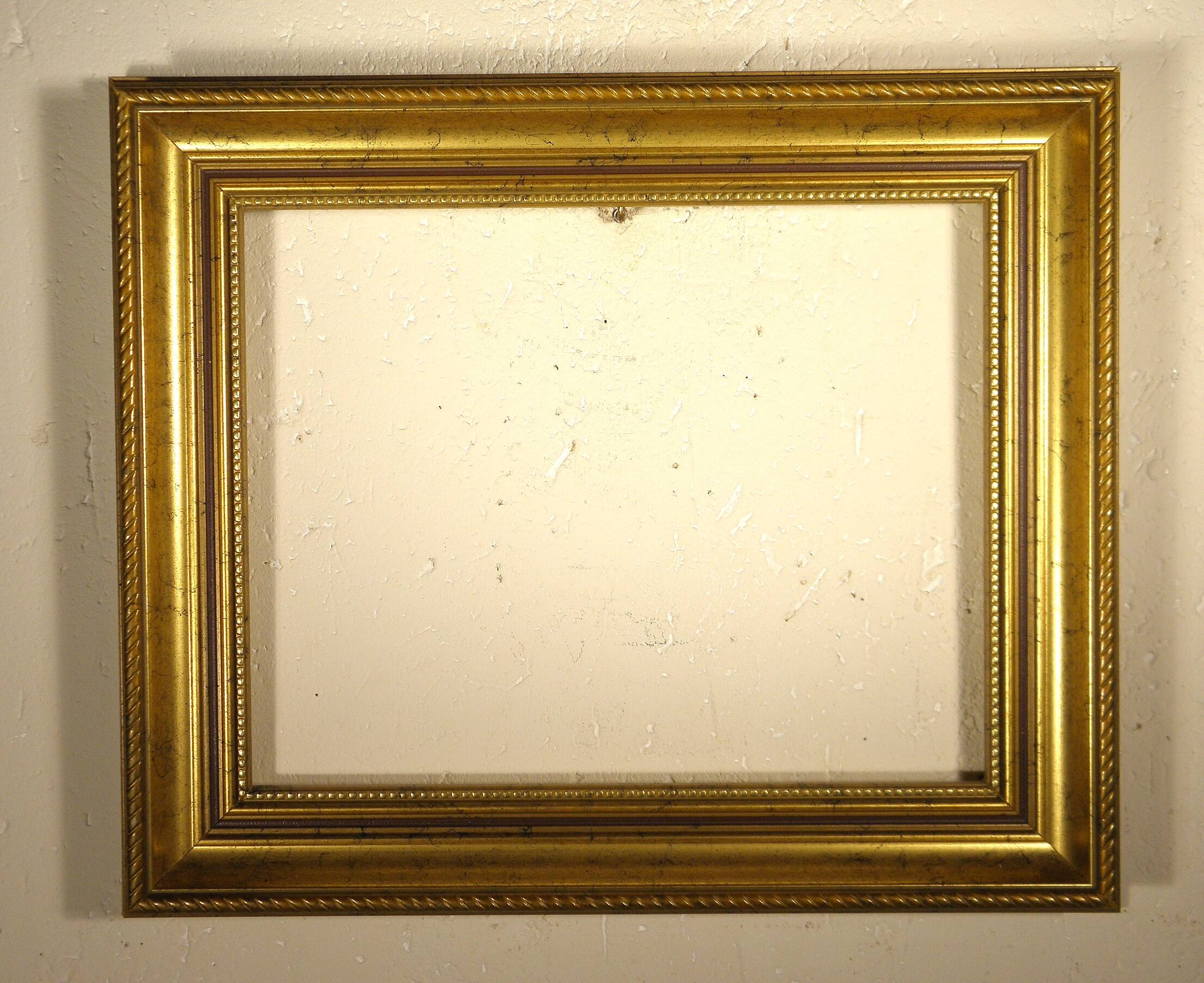 Cadre en bois doré 39 x 33