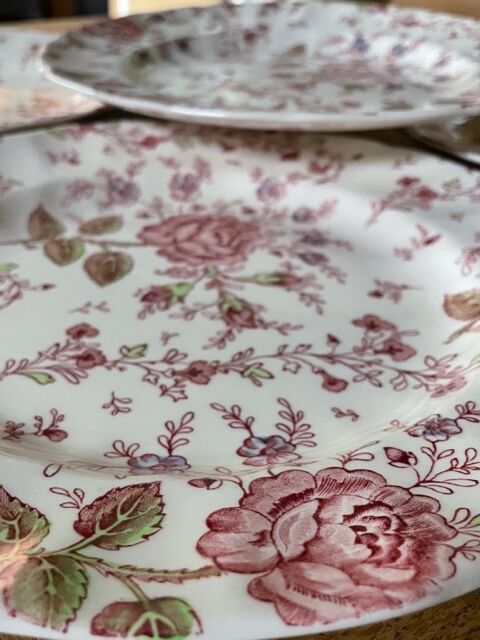 Set of 4 flat plates Johnson Bros "Rose Chintz"