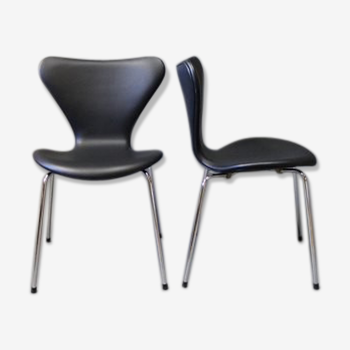 Paire de chaise Arne Jacobsen Modèle 3107