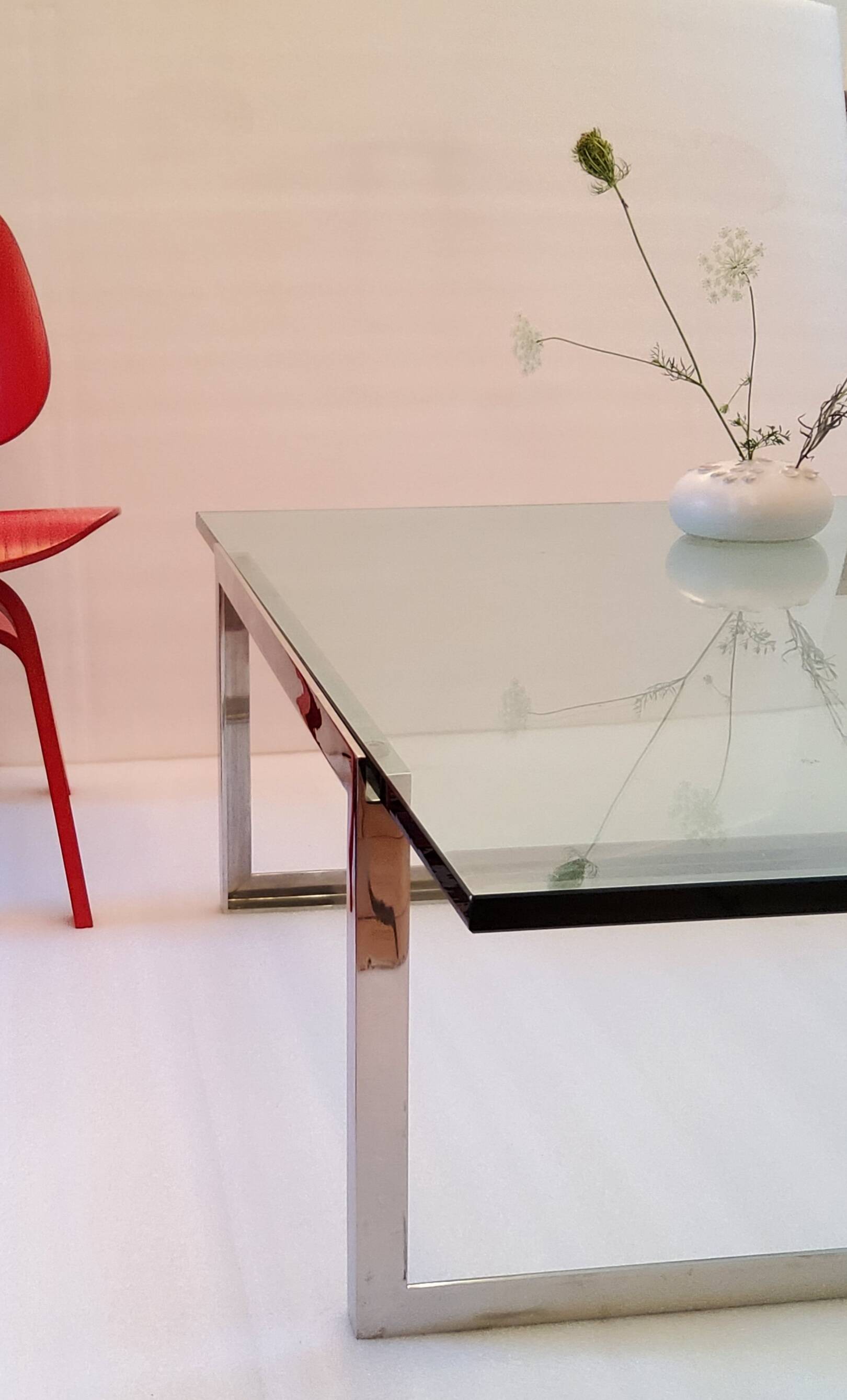 Table basse SM en acier miroir et verre KnollStudio – Design Shelton & Mind