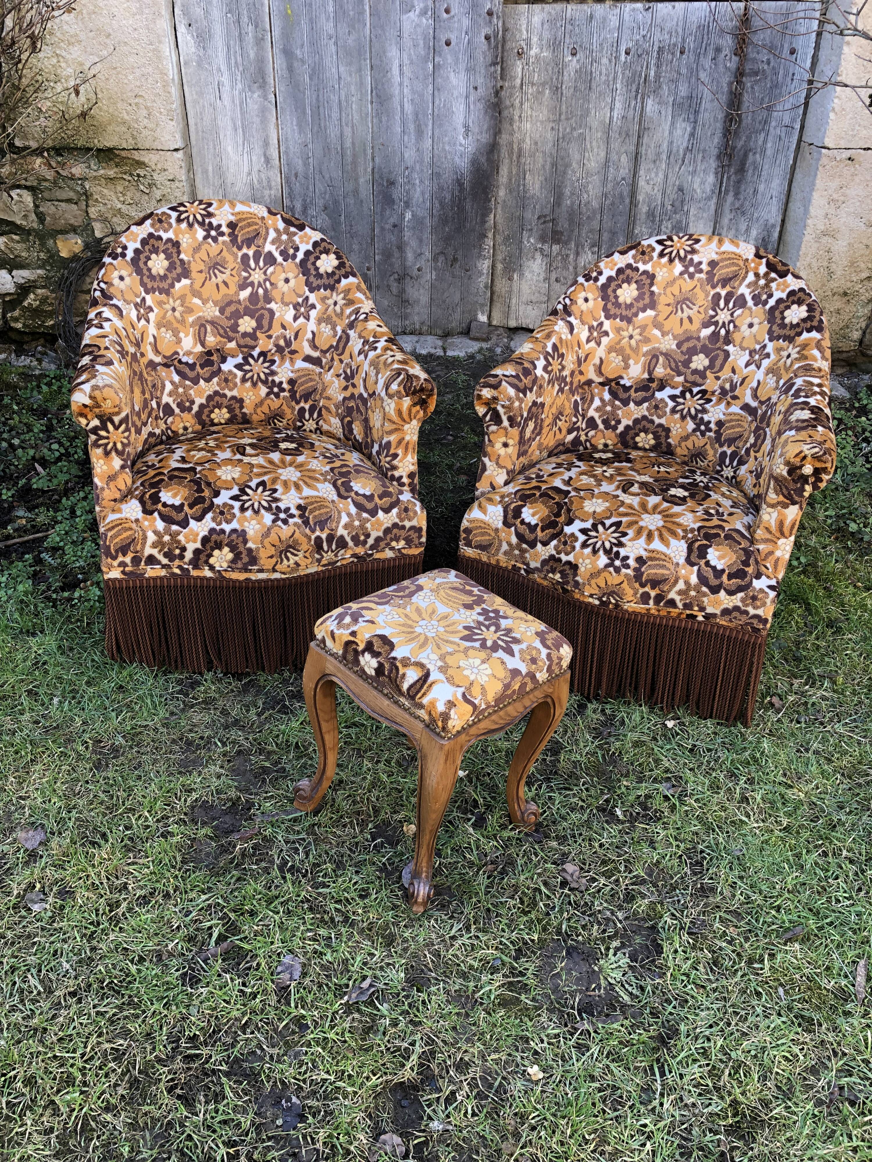 Toad chair and footrest set