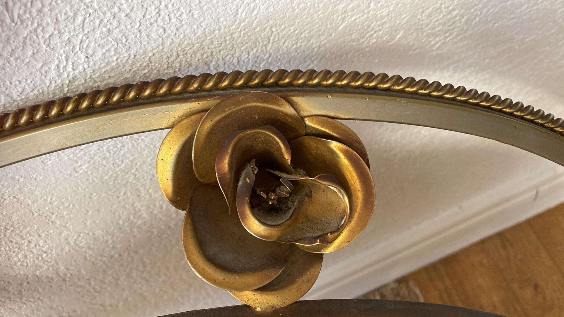 Golden mirror Holywood Regency in gilded metal