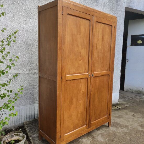 Parisian wardrobe, linen