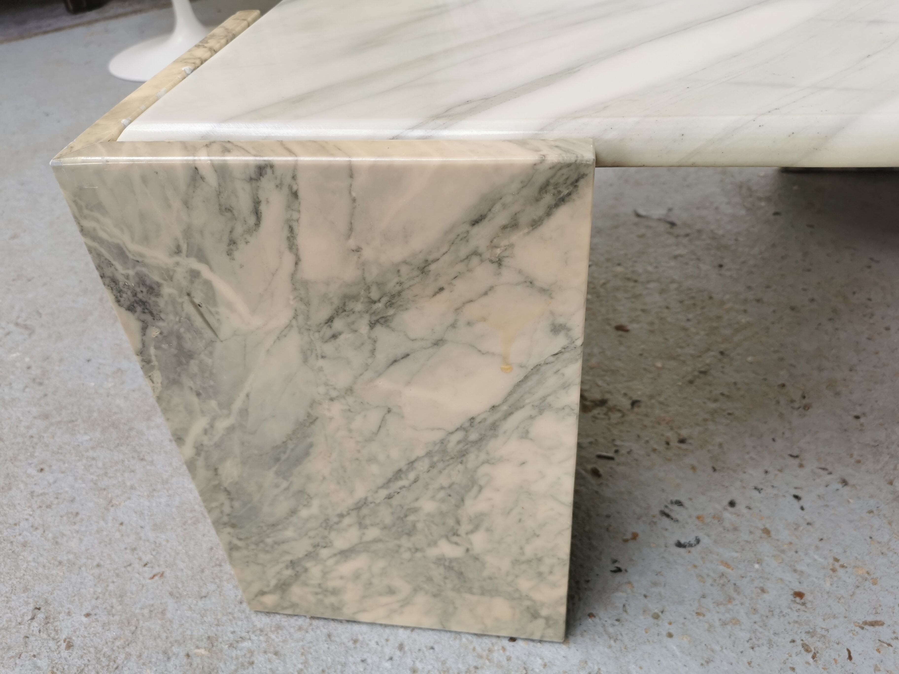 Table basse en marbre Roche Bobois