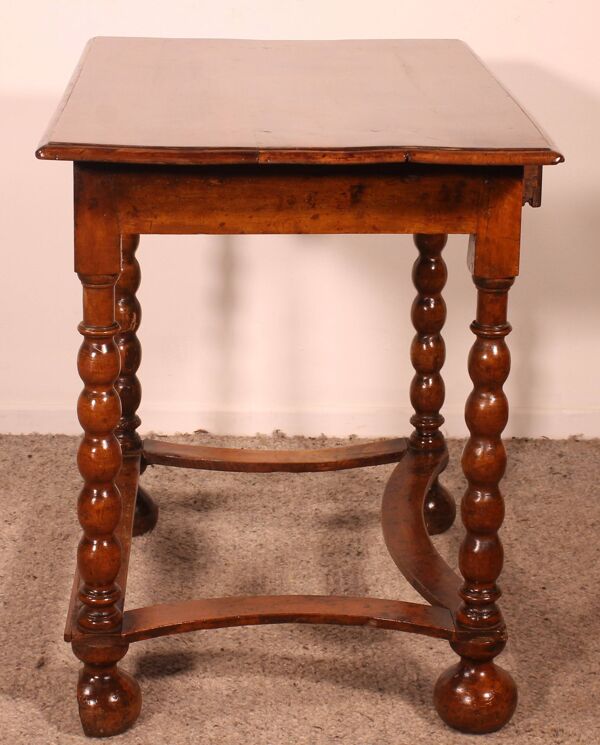 Petite Table à écrire/ Table d'appoint En Noyer-17° Siècle