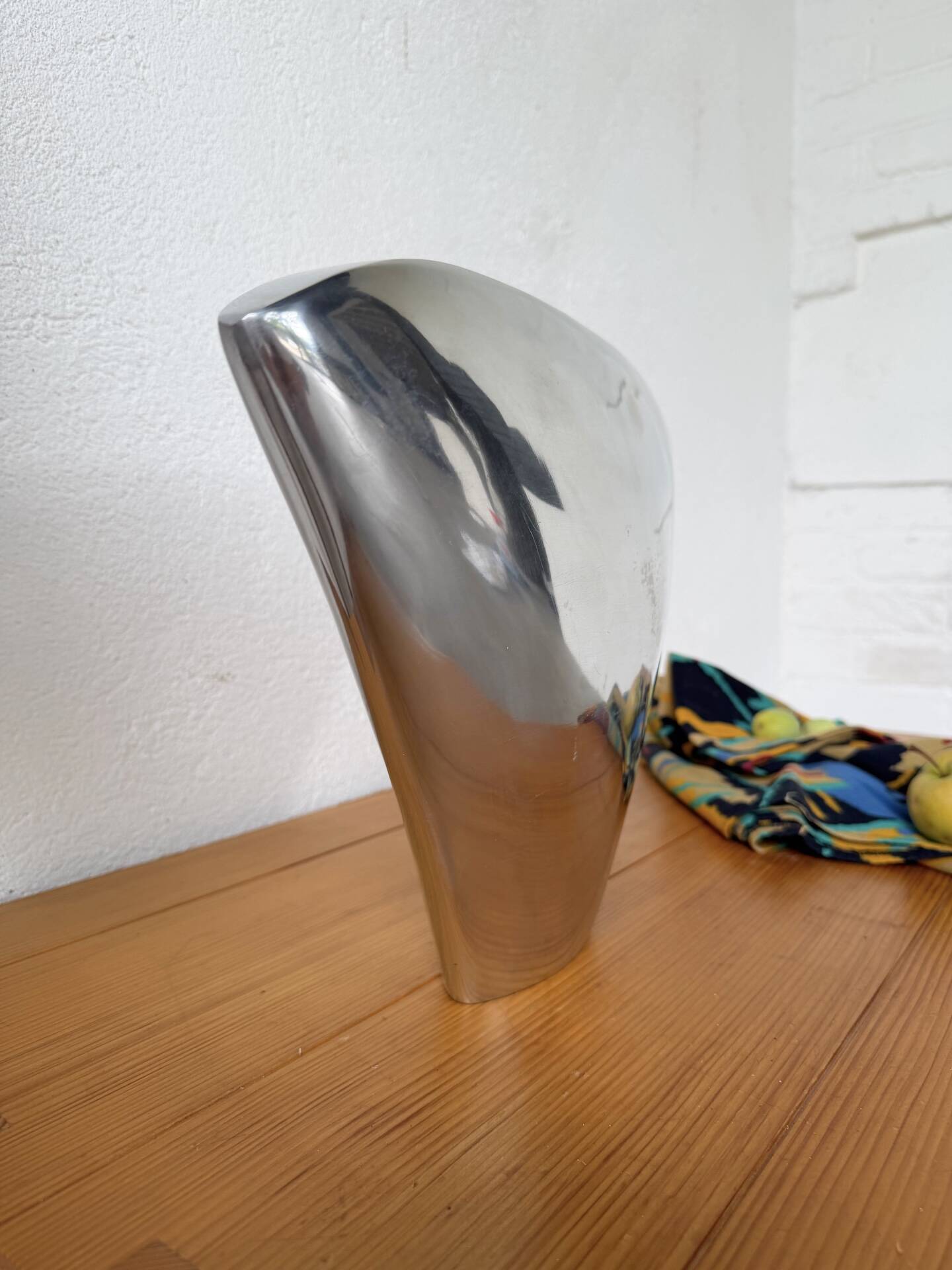 Aluminium fountain vase
