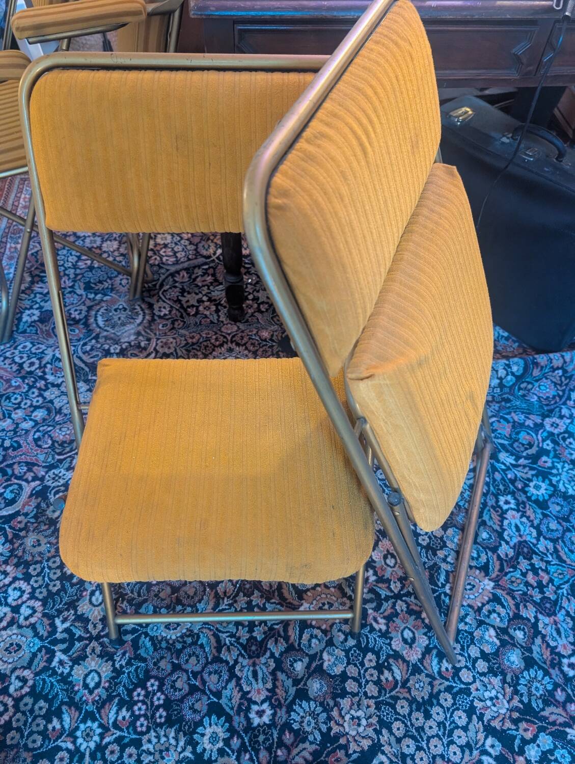 Paire de chaises opéra Lafuma en velours jaune