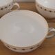 5 tasses en porcelaine fine