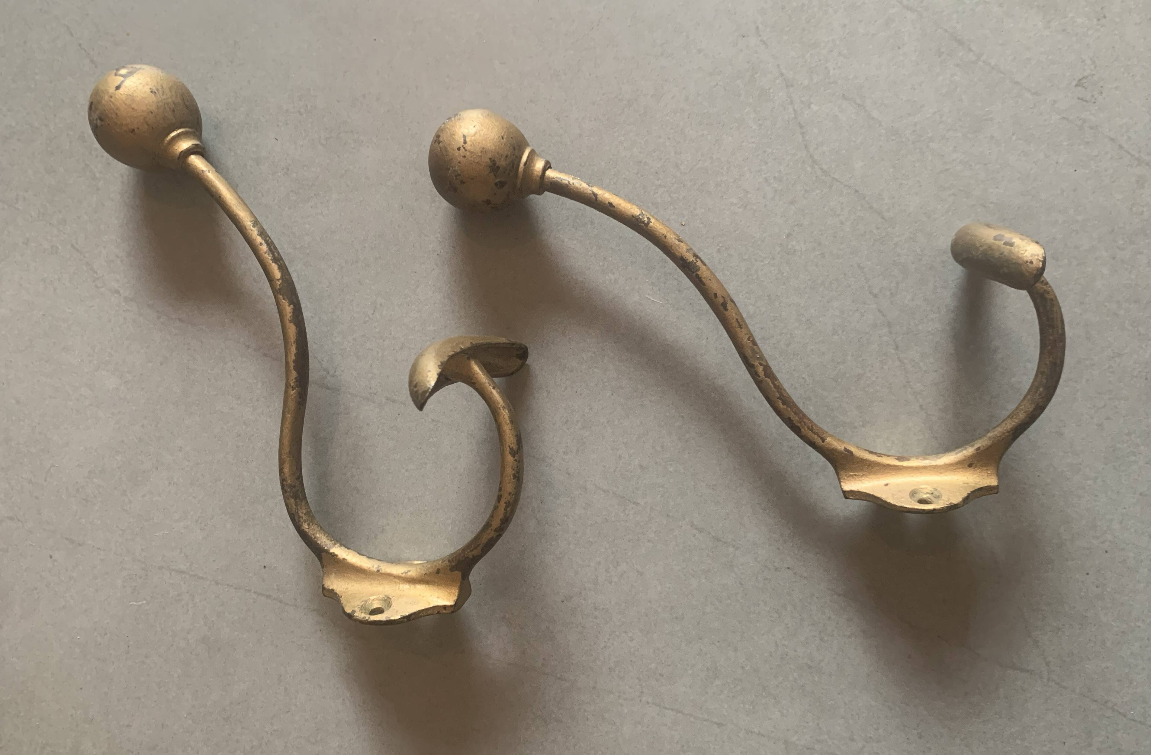 Paire de patères porte manteaux en laiton