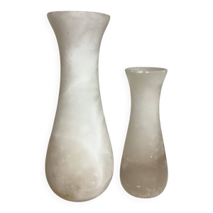 Paire de vases en albâtre