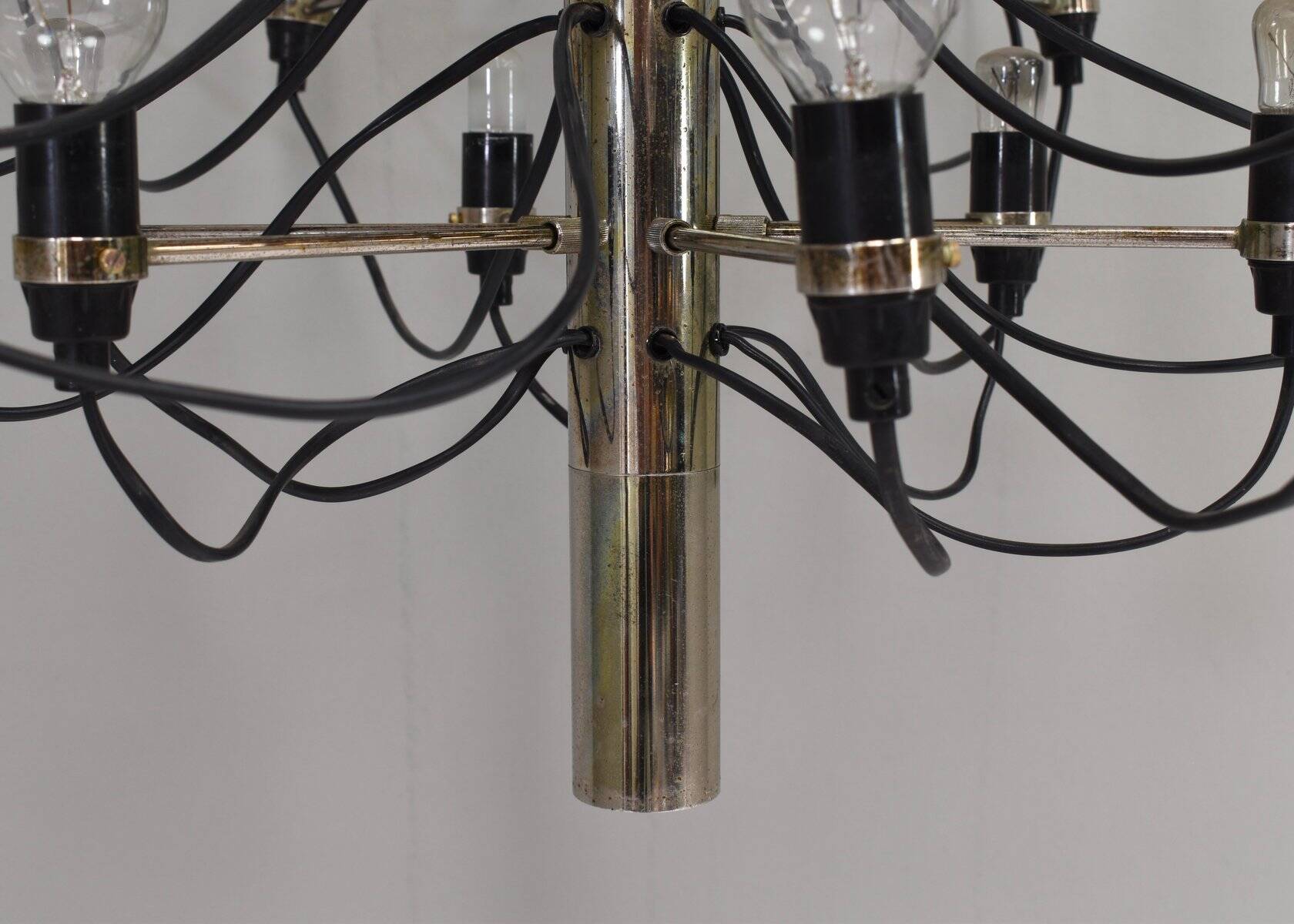 Chandelier en laiton par Gino Sarfatti pour Arteluce, années 1950.