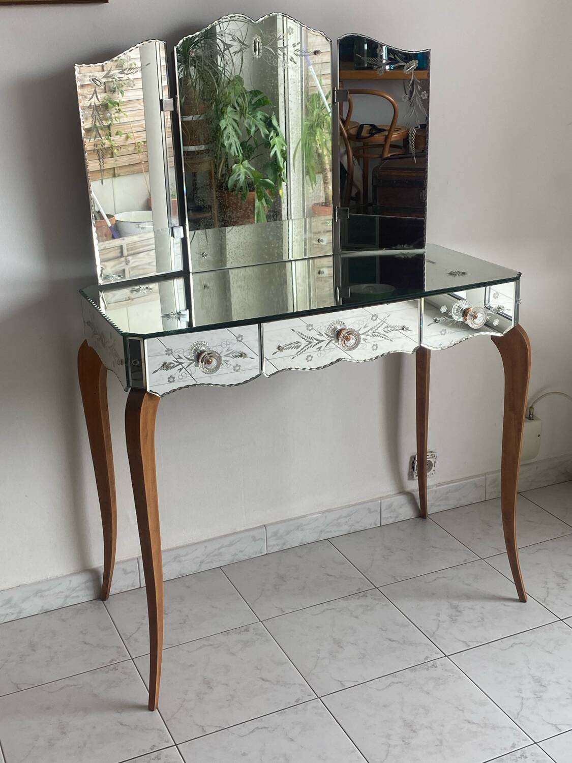 50s Venetian mirrored dressing table
