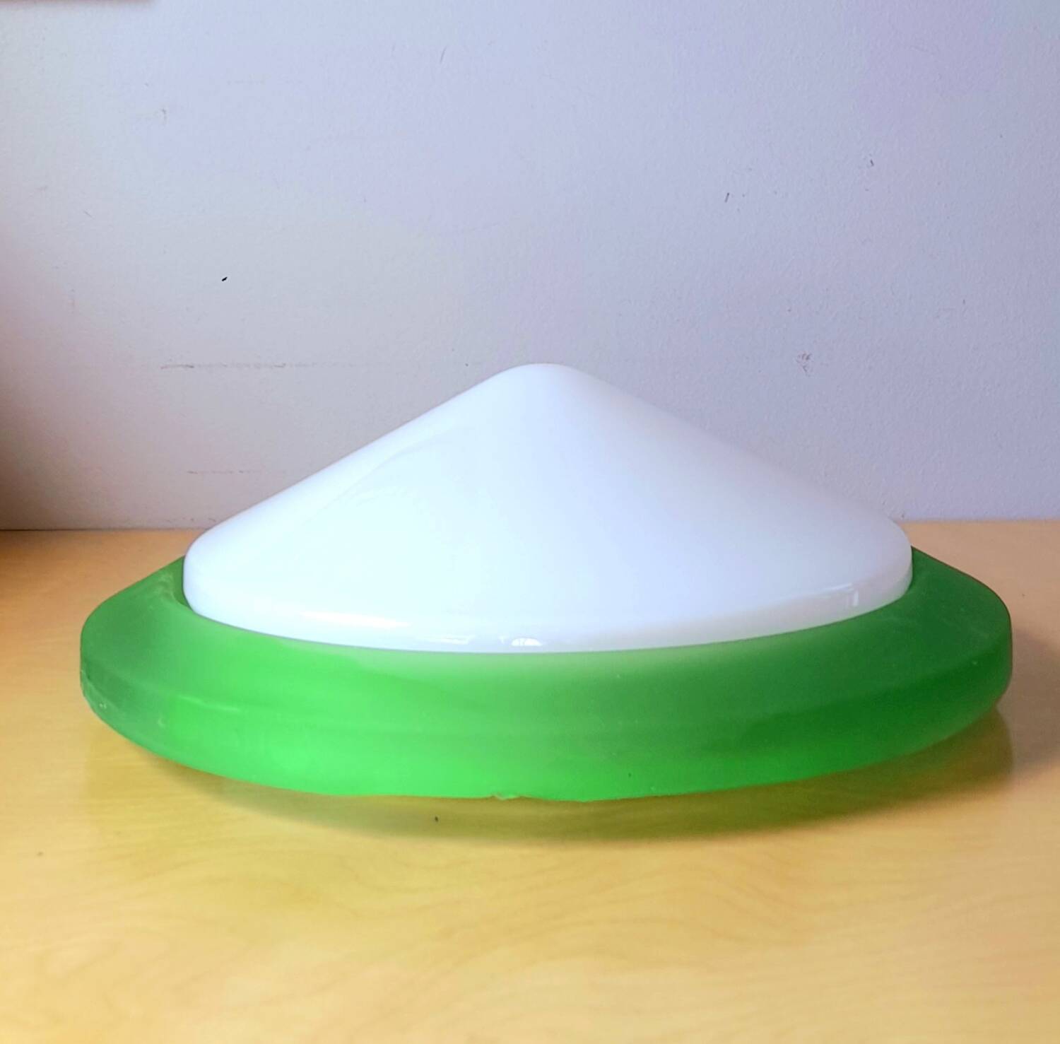 Glass and opaline wall lamp Italy 70s