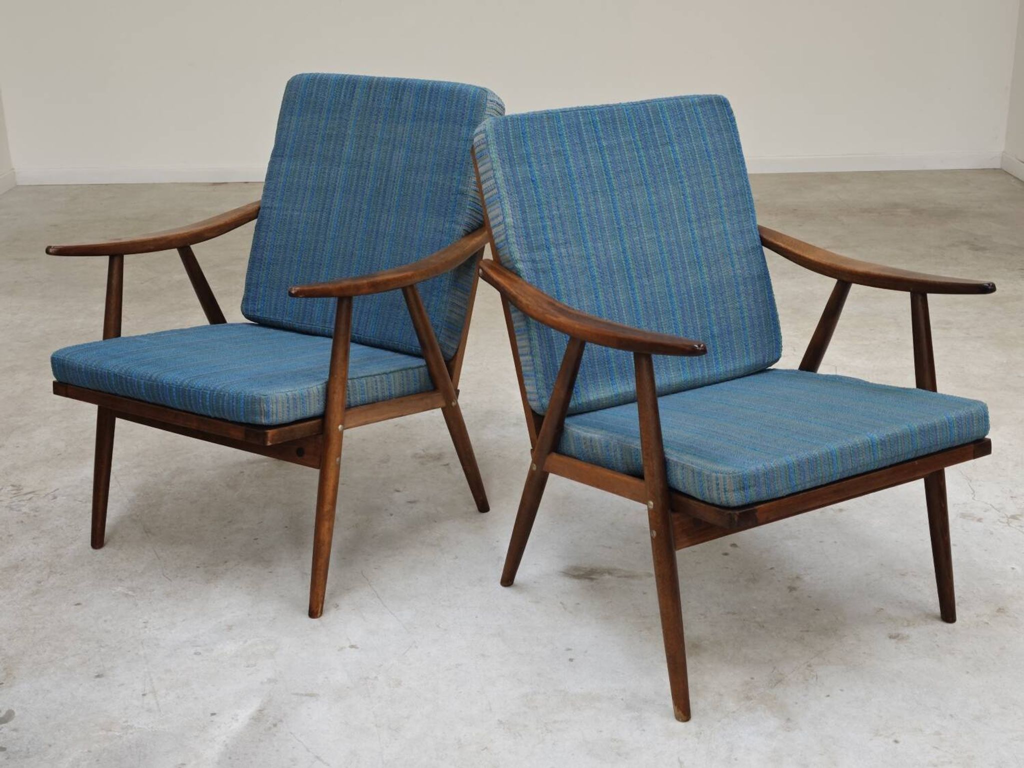 Pair of blue boomerang armchairs by Antonin Suman for Ton (Thonet) 1960